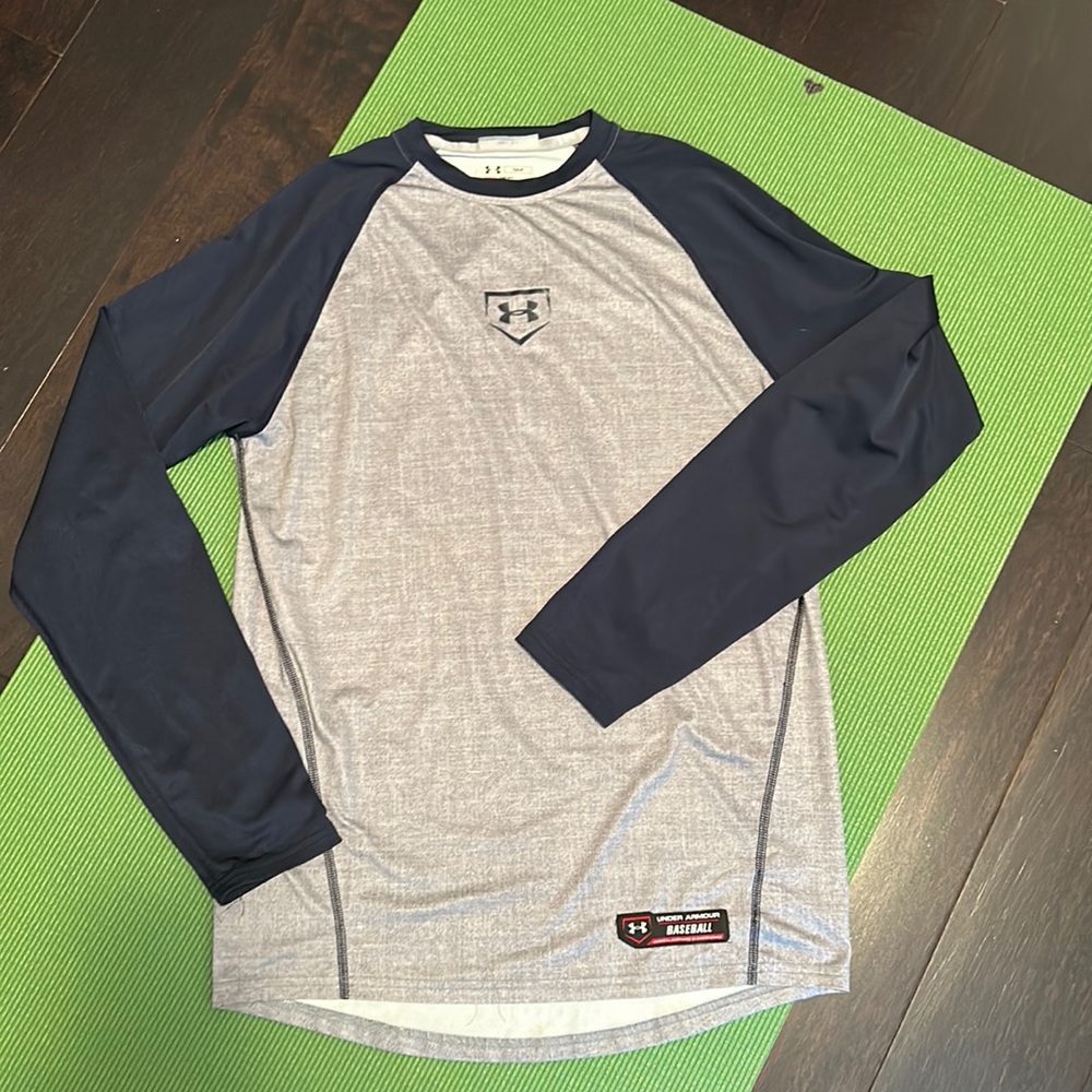 Under Armour heat gear fitted baseball shirt